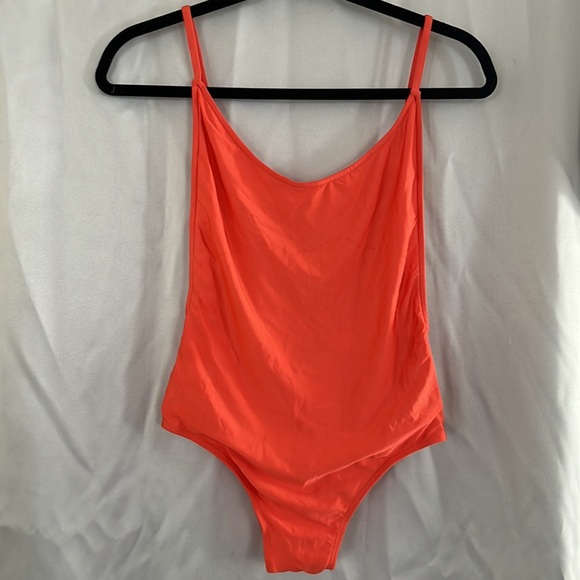 Le Saint Brazilian bathing suit- size medium- excellent condition- worn twice - Picture 4 of 6